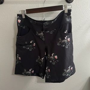 Shredly Womens mountain bike shorts. Size 0.